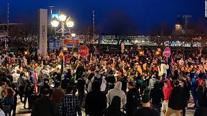 Manifestation montreal 13 mars 2021 youtu.be. Canada Covid 19 Protests Break Out In Montreal After The City S Latest Covid Curfew Cnn