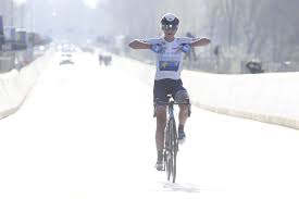 Jun 09, 2021 · annemiek van vleuten wist in haar carrière al twee keer de giro rosa te winnen, maar zal dit jaar niet deelnemen aan de prestigieuze rittenkoers. Watch Annemiek Van Vleuten Solo To Victory At The Tour Of Flanders Road Bike Action