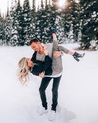 Fun Engagement Poses Couple Photography Winter Winter Engagement Pictures Winter Couple Pictures
