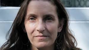 Rose Vidal : 'On ne croit pas les gens qui ne portent pas de traces  visibles de la douleur'