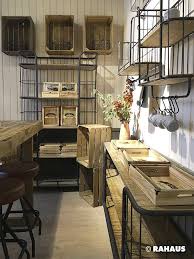 luftig verstauen kuche kitchen metall holz regal board wanddeko decoration rahaus berlin wohnen bartres kuchen ideen kuche einrichten wohnen berlin