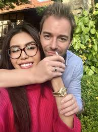 Minh Tu's husband was suspected of being Hoang Thuy's ex-lover, fans were  shocked and immediately 'check var'