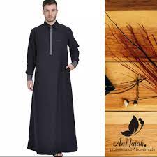 Kombinasi batik bisa anda terapkan pada beberapa bagian baju, seperti pada kerah baju, garis kancing dan lain sebagainya. Jubah Pria Gamis Pria Kerah Kemeja Lazada Indonesia