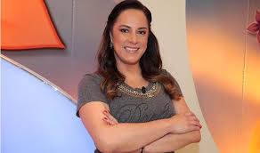 As seis filhas do silvio santos são cíntia, silvia, daniela, patrícia, rebeca e renata, e todas levam o sobrenome abravanel, do pai. Conheca As 6 Filhas Do Silvio Santos Veja Fotos Alto Astral