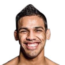 Julio Arce's Instagram, Twitter & Facebook