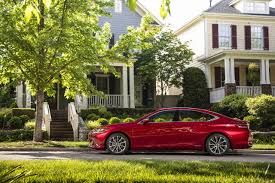 Mpg, range · instrument cluster screen size: Lexus Es 300h Spend On The Luxury Save On Gas Money Wsj
