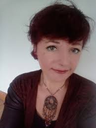 Lorraine Cleary's Instagram, Twitter & Facebook