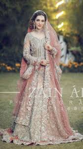 Dan sekarang, kebaya menjadi lebih fashionable. 95 Ide Baju India India Pengantin India Pengantin