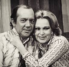 1974: Sergio Corona y Luz María Aguilar protagonizaban el programa de  televisión Hogar Dulce Hogar. #año1974 #méxico1974 #mexico1974  #seriemexicana #hogardulcehogar #sergiocorona #luzmaríaaguilar  #luzmariaaguilar #grandescomediantes #hace51años ...
