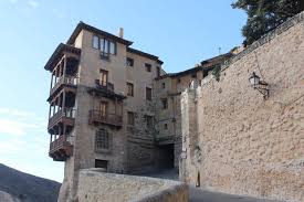 ¿dónde están las casas colgadas de cuenca? Visitar Las Casas Colgadas De Cuenca Horarios Y Precios