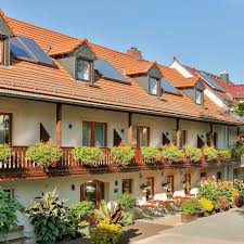 Denn dafür gibt es gute gründe. Kunstsommer Am Roten Haus Home Facebook