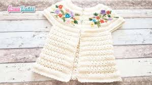 Cicek Islemeli Kiz Bebek Yelek Modeli Yapimi Aciklamali Videolu Orguvakti Bebek Yelek Moda Stilleri Moda