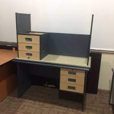 Alat kantor jual beli alat kantor bekas, adalah salah satu cara yang dapat anda lakukan, untuk memperoleh aneka perlengkapan kantor. Meja Kantor Bekas Perabotan Rumah Di Carousell