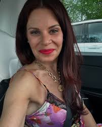 On my way to #theupliftingevent. I donated a photo shoot to be auctioned  off. It's my small token of affection for @dr.ronisraeli, the  @nybra_plastic_surgery team and the beautiful breast cancer community.  Special