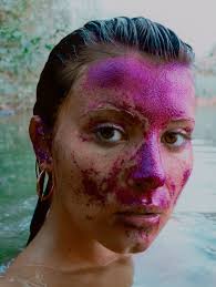 jacksonbowley is a photographer based in London. He is also the founder of  @circuscircuscircuscircus and currently the photo editor at @i_d. Huxley  [Selects] is a directory of inspirations from our friends. 1.