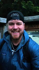 Come along with me this Adventure Monday for a hike to a still frozen, Snow  lake. Also, i try and serenade a bear with my amazing singing voice. You’re  welcome 😅😂#fyp #washington #pnw #pnwlife ...