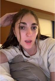 Amanda Foti's Instagram, Twitter & Facebook