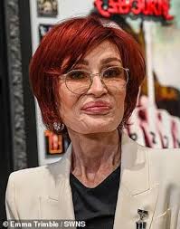 🎸 SHARON OSBOURNE STUNS AT OZZY'S “WORKING CLASS HERO” EXHIBIT — BUT ALL  EYES ARE ON HER OZEMPIC FACE AND LIPS 💉💋 At 72, Sharon Osbourne turned  heads in Birmingham — not
