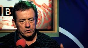 Watch Luka Bloom Singing Heart Man