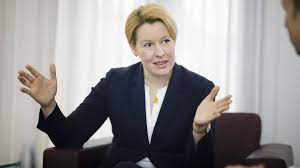 Die freie universität hat sich mit dem verfahren um die doktorarbeit von franziska giffey einen skandal geleistet. Plagiatsverdacht Fu Berlin Pruft Dissertation Von Franziska Giffey