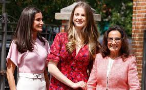 Los Reyes Felipe y Letizia cumplen con la tradicional merienda del Día de Reyes con la presencia sorpresa de Paloma Rocasolano - Bekia Actualidad