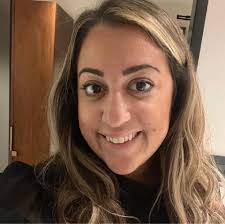 Trying Crumbl's Dubai Chocolate Brownie. It's pretty good, very sweet (as  per usual from Crumbl) but not overpowering bc of the dark chocolate  brownie. I like that it has a lot of