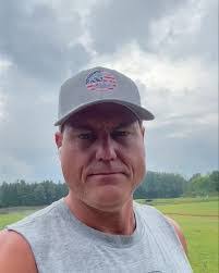 Chris Higbee's Instagram, Twitter & Facebook