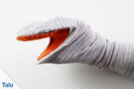 Sockentiere basteln ostergeschenke selber machen katze basteln basteln mit socken lesezeichen basteln socken puppen socken tiere socken nähen hase heute haben wir für sie tolle ideen und anleitungen zusammengestellt, wie sie aus alten oder partnerlosen socken süße sockentiere selber. Handpuppen Selber Machen Puppen Tiere Aus Socken Basteln Talu De