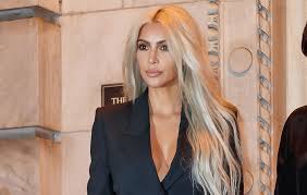 I would always break out and get all cracky on my forehead just from all the hair that i had, she said. This Is How Kim Kardashian Gets Gorgeous Healthy Hair Even After Dying It Platinum Women S Health