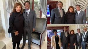 Dali mpofu (born christopher daluxolo mpofu in 1962 in east london) is a south african lawyer and politician who is the former national chairperson of the economic freedom fighters and have been serving on the party's central command team since 2013. Julius Malema Dali Mpofu Slammed For Violating Covid 19 Precautions At Zindzi Mandela S Funeral Illuminaija