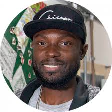 A educação como recomeço para brasileiros e haitianos na periferia de Perus 