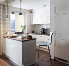 Einrichtungstipps Fur Kleine Kuche 25 Tolle Ideen Und Bilder Kleine Kuche Kleine Wohnkuche Kuchen Ideen Modern