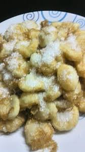 Ada beberapa merk tepung tapioka yang dijual bebas di indonesia dan sangat mudah ditemukan di mini market. Namakucella Tepung Bunga