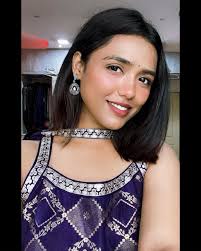 Adv. Sonam Pandey (@goldengirls_imagination) • Threads, Say more