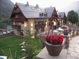 Casas pirineo (turismo rural) casas pirineo. Hoteles Para Esquiar En El Pirineo Catalan Nomolesten Com
