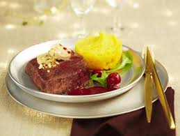 Paves D Autruche Sauce Aux Griottes Et Ecrasee De Patates Douces Recette Gibier Recette Recette Plat Facile