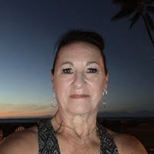 Where to see hula dancing in Maui?