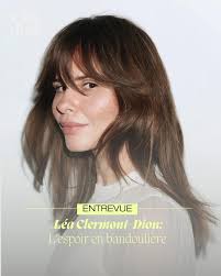 Voici l'entretien que j'ai eu la chance d'avoir la journaliste Amélie Hubert-Rouleau  pour la une du Clin d'œil: un dialogue où l'on parle de révolte et d'espoir  en ces temps de torpeur.