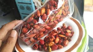 Berbeda dengan anggota gnetum lainnya yang biasanya merupakan liana , melinjo berbentuk pohon dan memiliki batang yang lurus. Resep Bikin Camilan Keripik Melinjo Jajanan Warung Yang Bikin Kangen