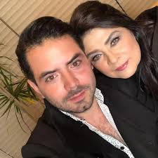 Karla Coy's Instagram, Twitter & Facebook