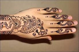 20 corak paling cantik henna putih ni nampak lebih simple dan tidak keterlaluan corak. Gambar Henna Tangan Sederhana Goreng