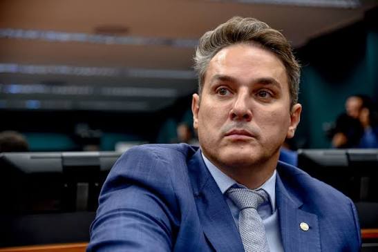 Deputado federal Luciano Zucco (PL-RS) durante atividade na Câmara dos Deputados