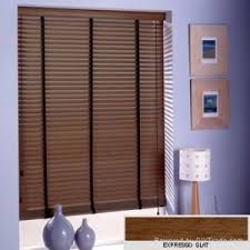 Wooden Blinds Interior Ruangan Karpet