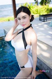 MiStar魅妍社] 第89期治愈气质御姐沈佳熹羞耻肥厚骆驼趾迷人白色泳衣外拍写真60P - 秀人网XiuRen.org