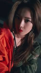 Both have dyed their hair blonde. K Pop Kard Somin Gif Find On Gifer