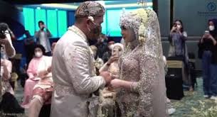 Semua jenis biaya nikah lengkap. Haru Kesha Ratuliu Izin Menikah Ke Orang Tua Sambil Tahan Tangis