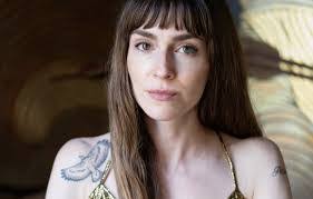 Suzanne Duckett's Instagram, Twitter & Facebook