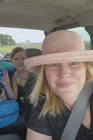 If you had a choice and Tybee Island, would you do Dave's dolphin,  adventure or the marine science center? My kids really want to see  dolphins. Do they have dolphins there? |