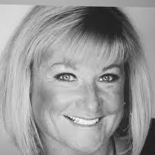 Heidi Maines's Instagram, Twitter & Facebook