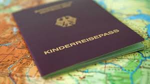 Kinderausweises , kinderausweise > der kinderausweis subst ein ausweis für kinder; Beantragung Eines Deutschen Reisepasses Fur Kinder Auswartiges Amt